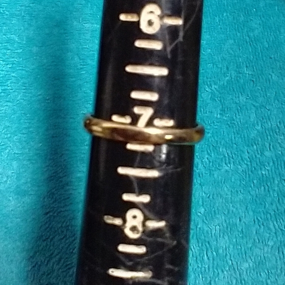 Elegant Goldtone Crystal And Red Gemstone Ring - Picture 2 of 6